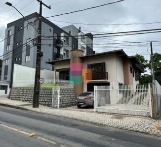 Casa em Joinville, Atiradores