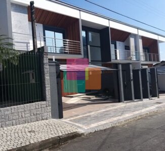 Sobrado geminado em Joinville, Saguaçu